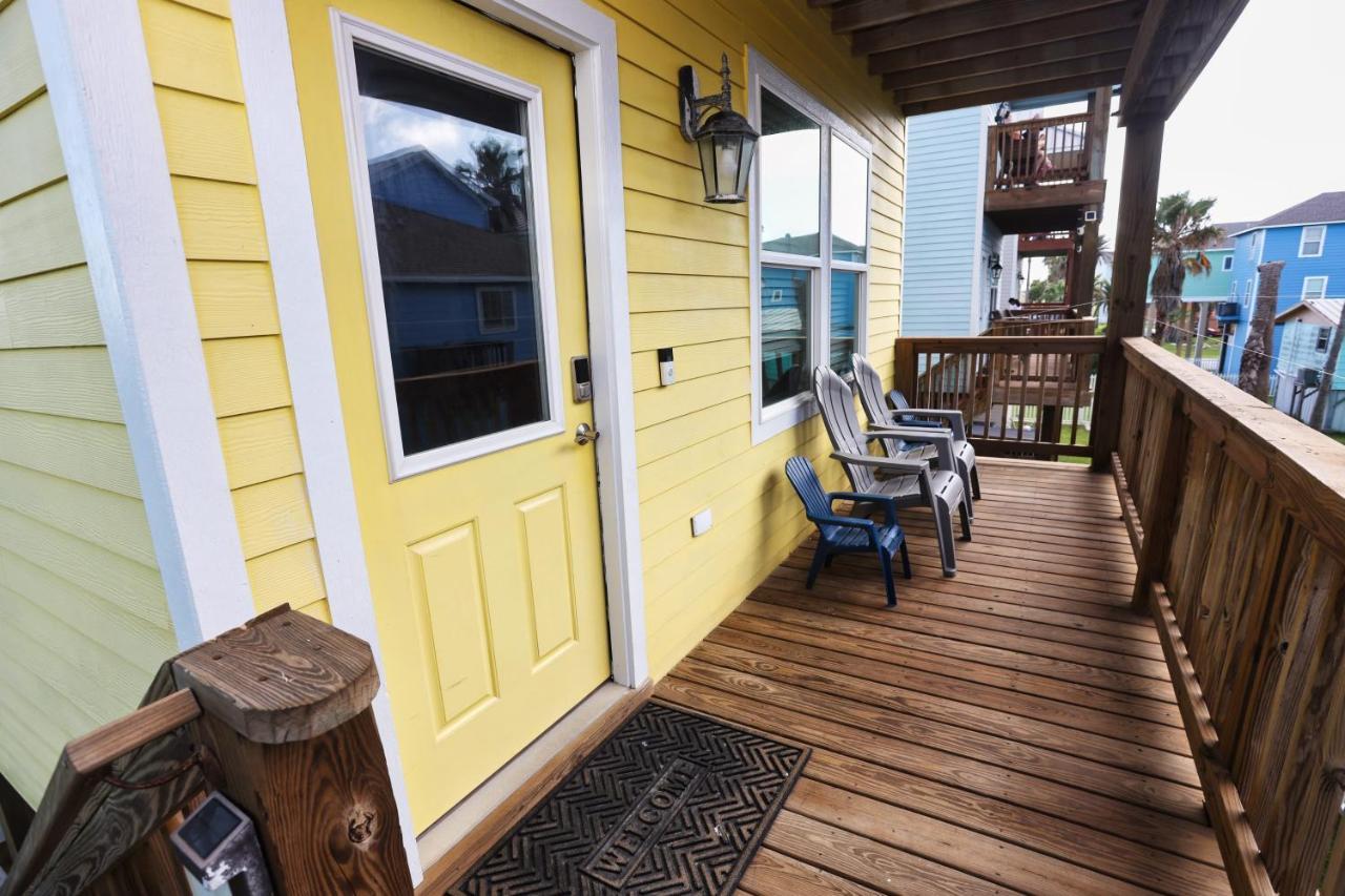 Yellow Beach Haven, Decks, Views, Mere Steps To Sand Galveston Eksteriør bilde